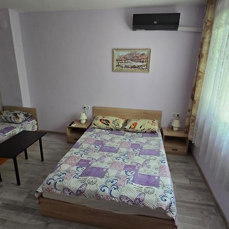Fema Guest House Balchik Eksteriør billede