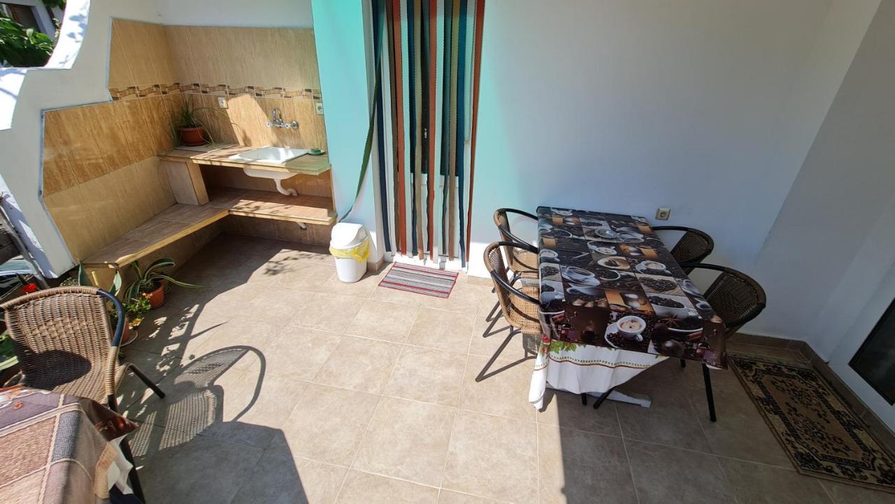 Fema Guest House Balchik Eksteriør billede