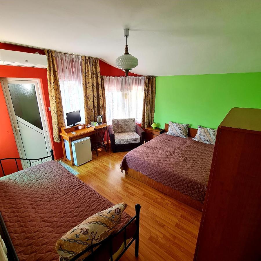 Fema Guest House Balchik Eksteriør billede