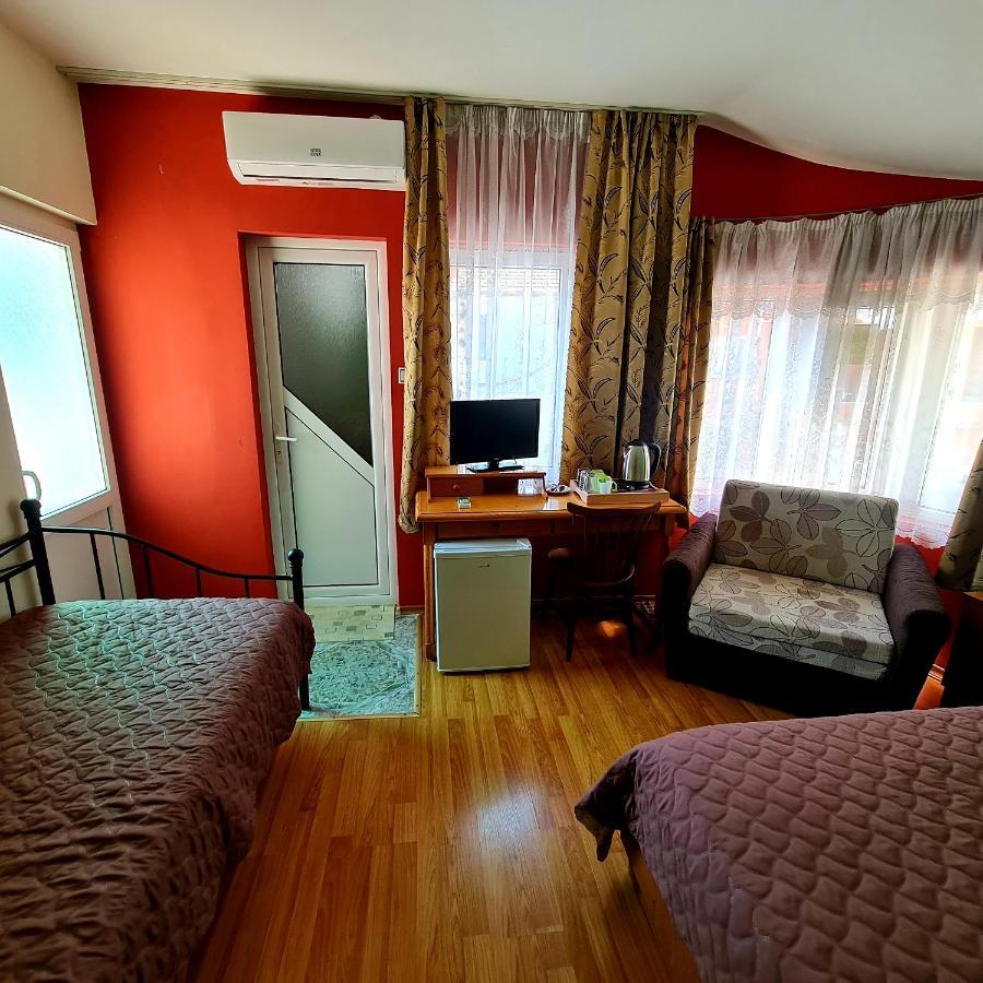 Fema Guest House Balchik Eksteriør billede