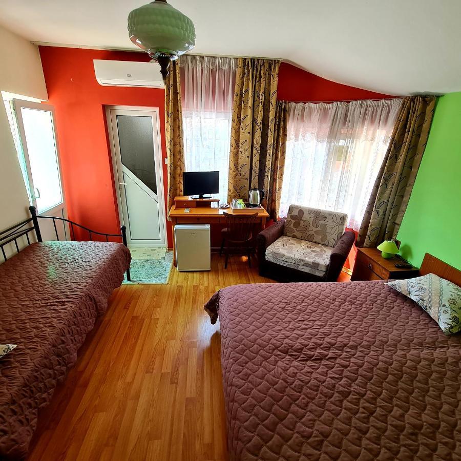Fema Guest House Balchik Eksteriør billede
