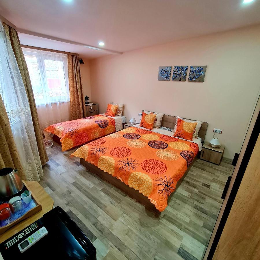 Fema Guest House Balchik Eksteriør billede
