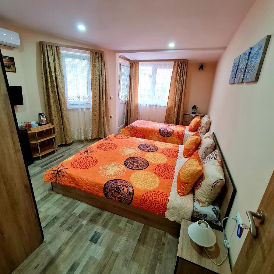 Fema Guest House Balchik Eksteriør billede