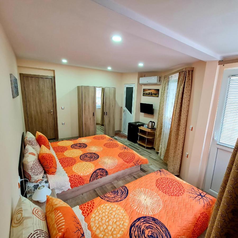 Fema Guest House Balchik Eksteriør billede
