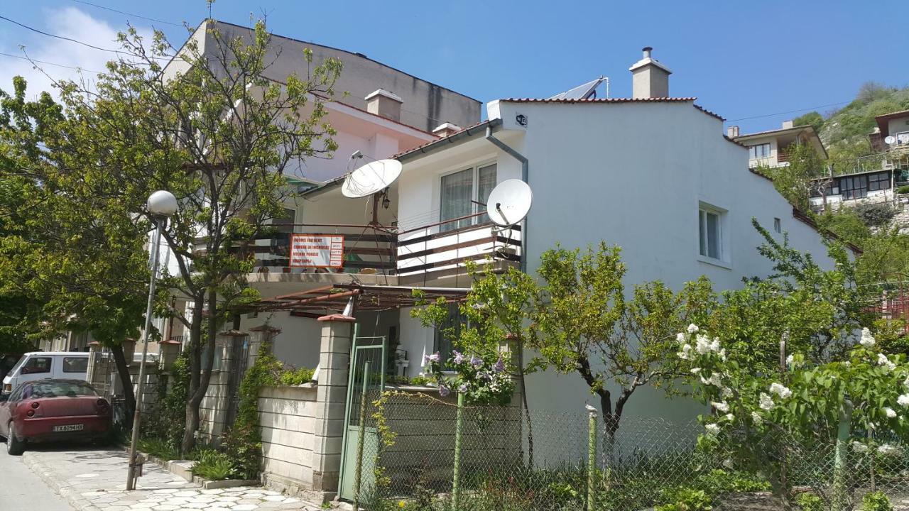 Fema Guest House Balchik Eksteriør billede